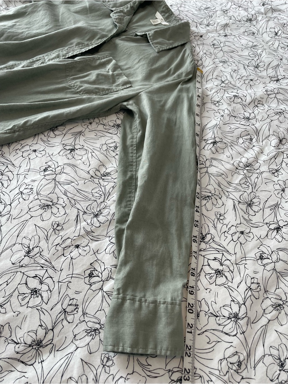 H&M Casual Long-Sleeve Button-Down Shirt — Light Sage - Picture 8 of 10